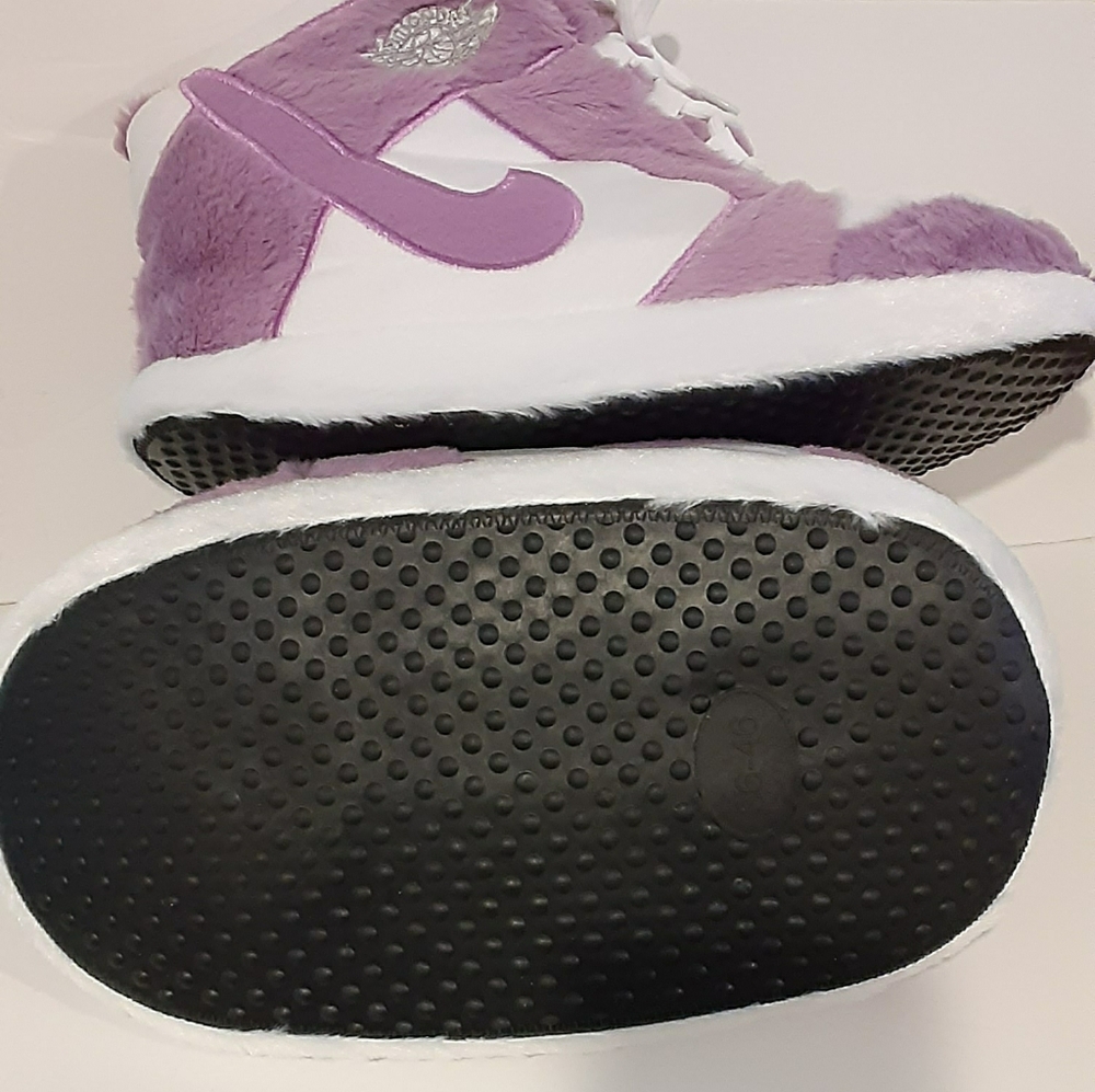 AJ 1 Nike Slippers  Kids Plush Purple and White Shoes Fit Size 4 To 8 - Picture 3 of 4